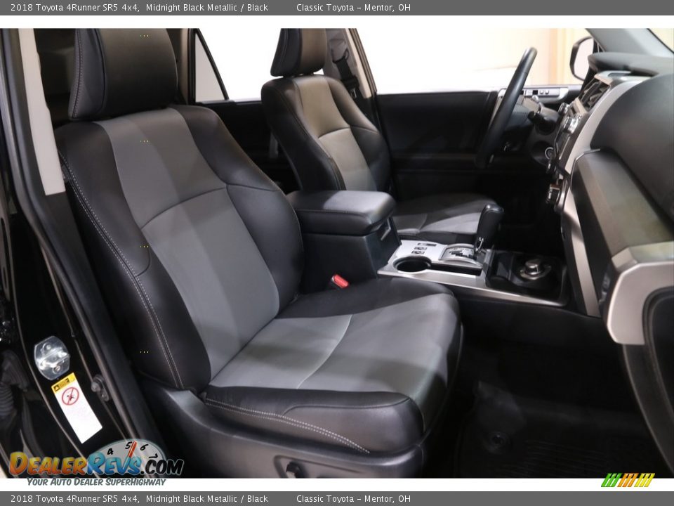 2018 Toyota 4Runner SR5 4x4 Midnight Black Metallic / Black Photo #18