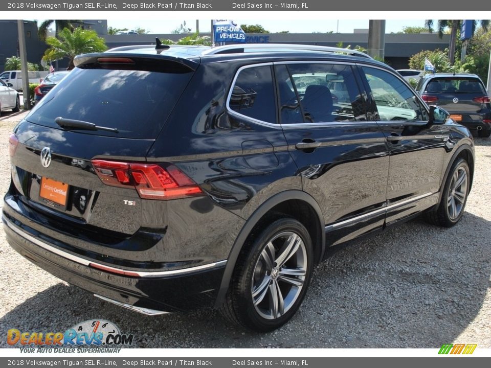 2018 Volkswagen Tiguan SEL R-Line Deep Black Pearl / Titan Black Photo #9