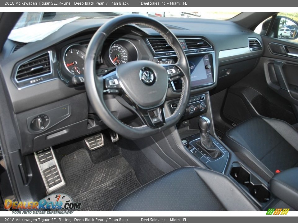 Dashboard of 2018 Volkswagen Tiguan SEL R-Line Photo #13