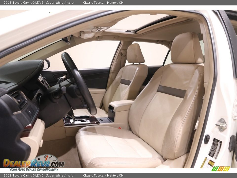2013 Toyota Camry XLE V6 Super White / Ivory Photo #5