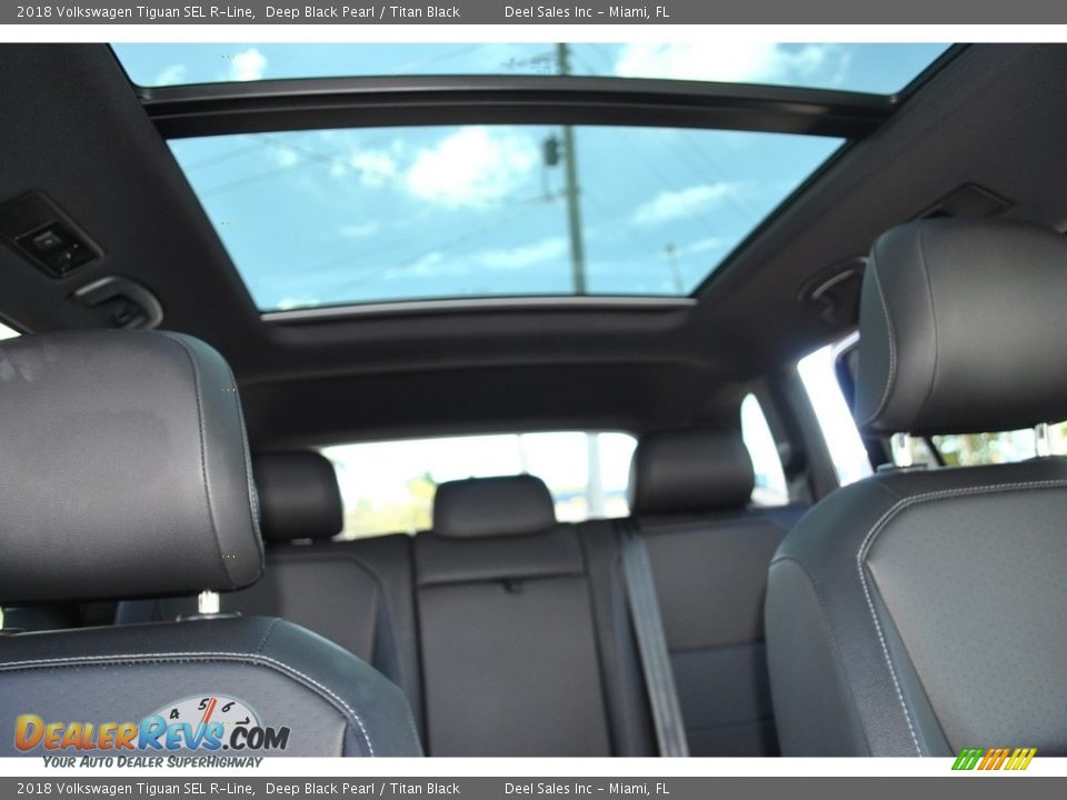 2018 Volkswagen Tiguan SEL R-Line Deep Black Pearl / Titan Black Photo #19