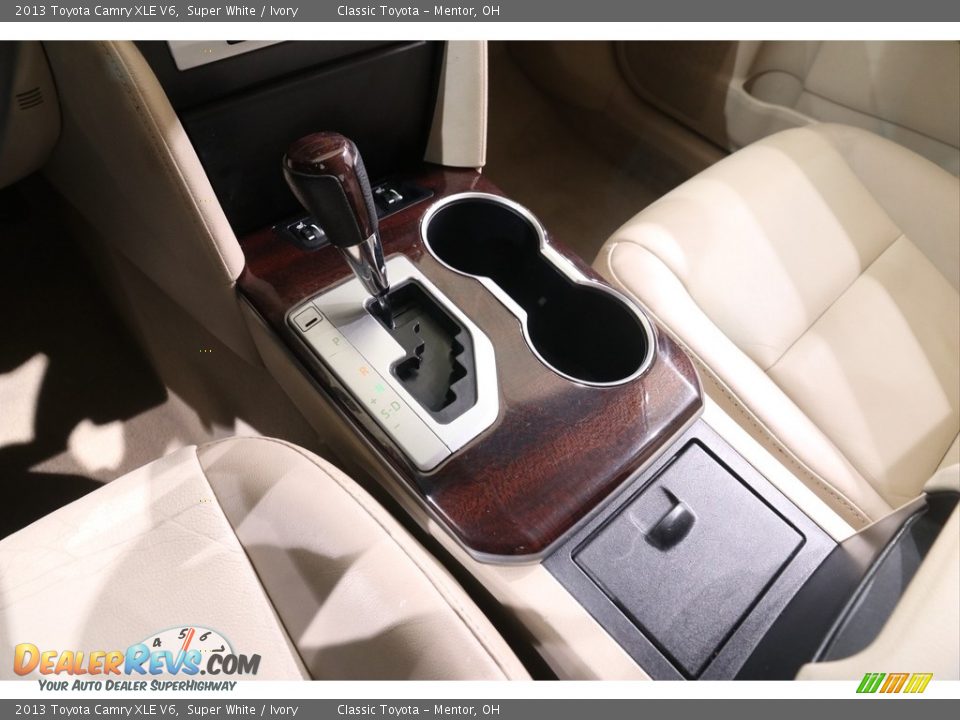 2013 Toyota Camry XLE V6 Super White / Ivory Photo #14