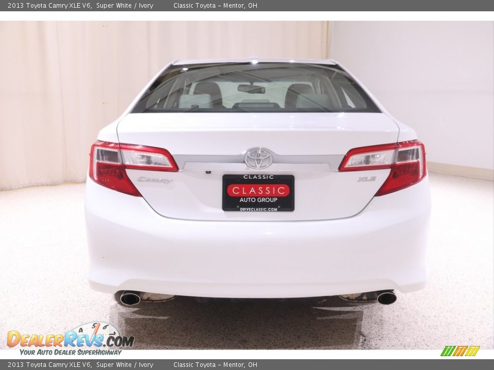2013 Toyota Camry XLE V6 Super White / Ivory Photo #21