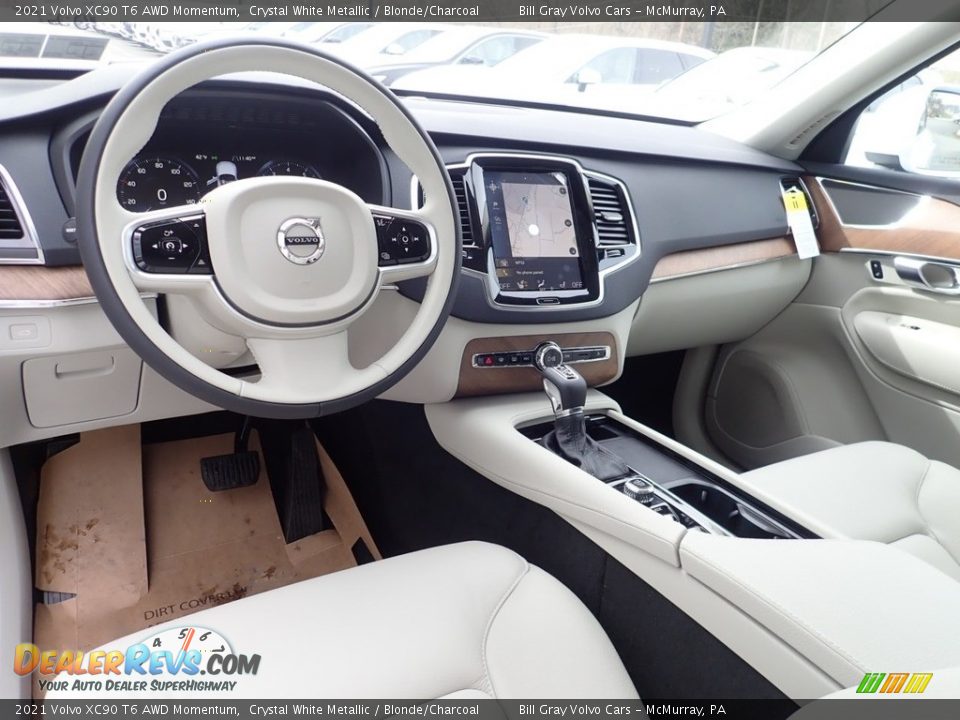 2021 Volvo XC90 T6 AWD Momentum Crystal White Metallic / Blonde/Charcoal Photo #10