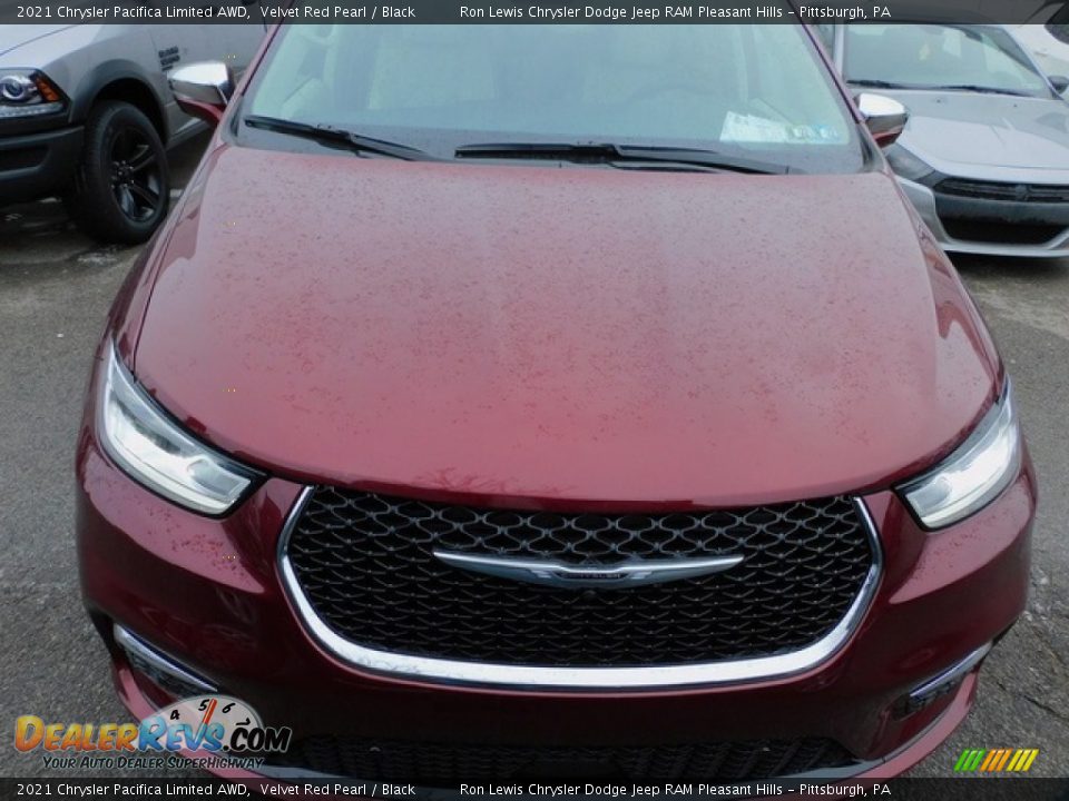 2021 Chrysler Pacifica Limited AWD Velvet Red Pearl / Black Photo #2