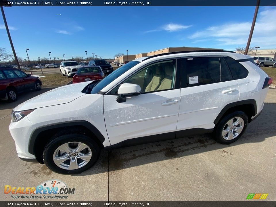 2021 Toyota RAV4 XLE AWD Super White / Nutmeg Photo #1