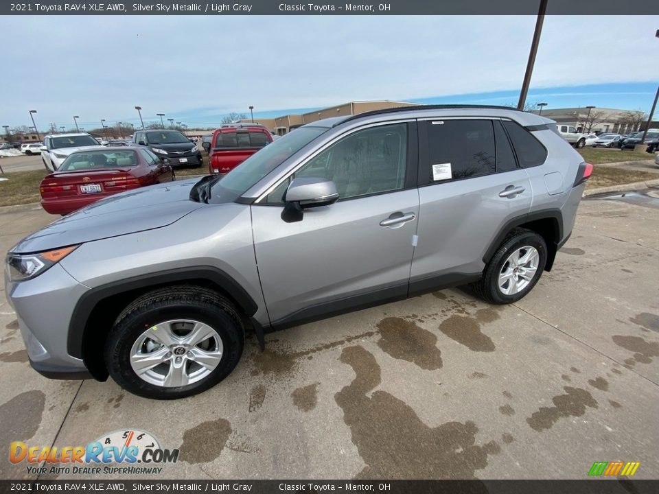 2021 Toyota RAV4 XLE AWD Silver Sky Metallic / Light Gray Photo #1