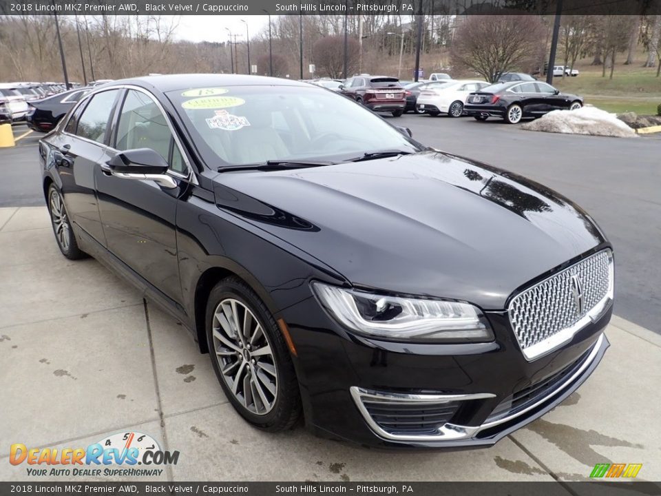 Front 3/4 View of 2018 Lincoln MKZ Premier AWD Photo #8