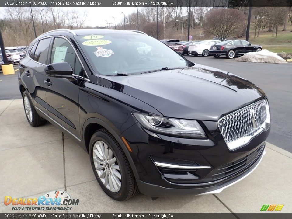 Front 3/4 View of 2019 Lincoln MKC AWD Photo #8