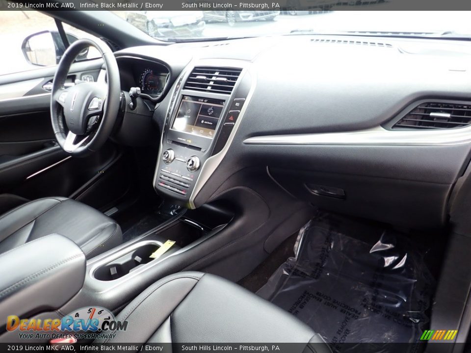 Dashboard of 2019 Lincoln MKC AWD Photo #12