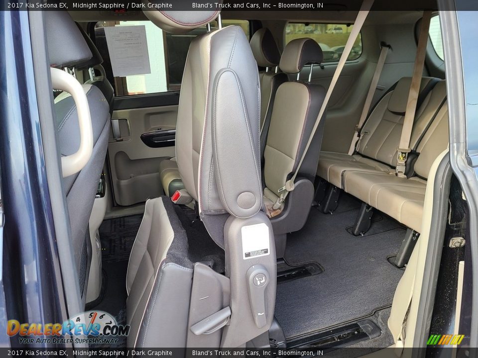 2017 Kia Sedona EX Midnight Sapphire / Dark Graphite Photo #32