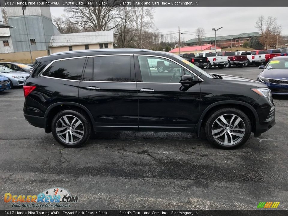 2017 Honda Pilot Touring AWD Crystal Black Pearl / Black Photo #5