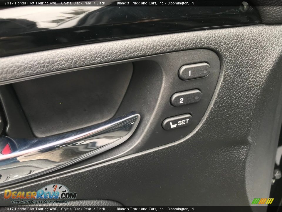 2017 Honda Pilot Touring AWD Crystal Black Pearl / Black Photo #16