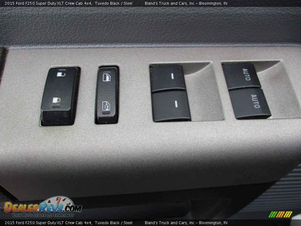 2015 Ford F250 Super Duty XLT Crew Cab 4x4 Tuxedo Black / Steel Photo #10