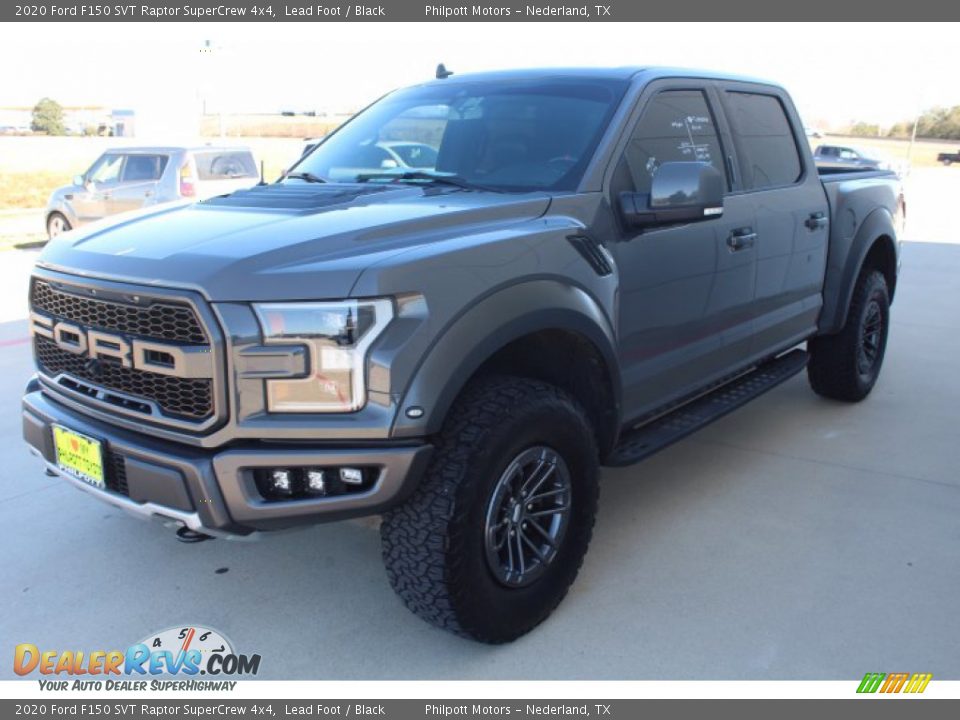Front 3/4 View of 2020 Ford F150 SVT Raptor SuperCrew 4x4 Photo #4