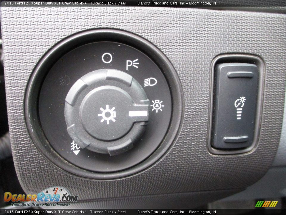 2015 Ford F250 Super Duty XLT Crew Cab 4x4 Tuxedo Black / Steel Photo #12