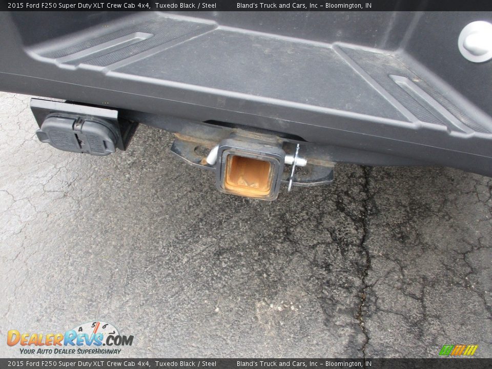 2015 Ford F250 Super Duty XLT Crew Cab 4x4 Tuxedo Black / Steel Photo #32