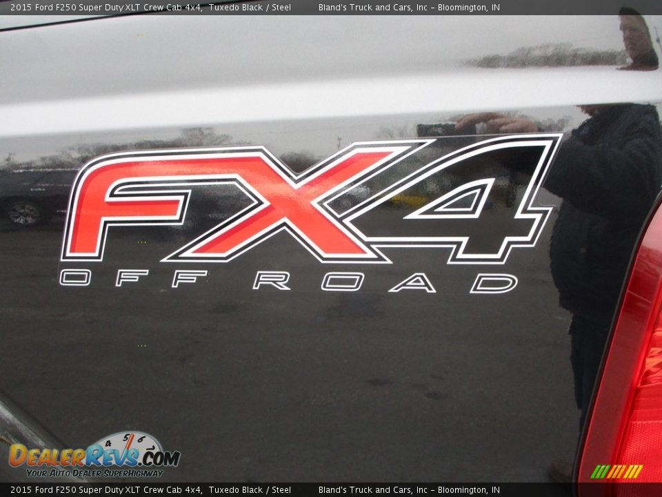 2015 Ford F250 Super Duty XLT Crew Cab 4x4 Tuxedo Black / Steel Photo #33