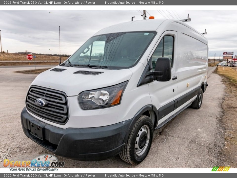 Front 3/4 View of 2016 Ford Transit 250 Van XL MR Long Photo #8