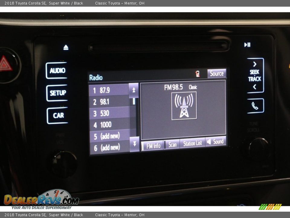 2018 Toyota Corolla SE Super White / Black Photo #10