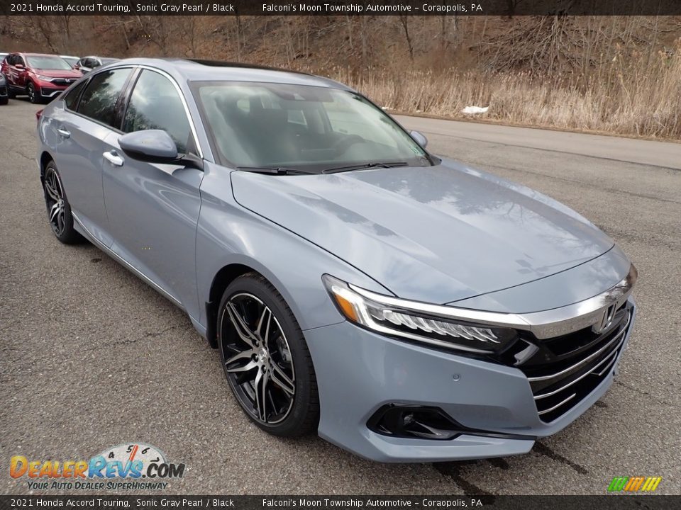 Front 3/4 View of 2021 Honda Accord Touring Photo #6