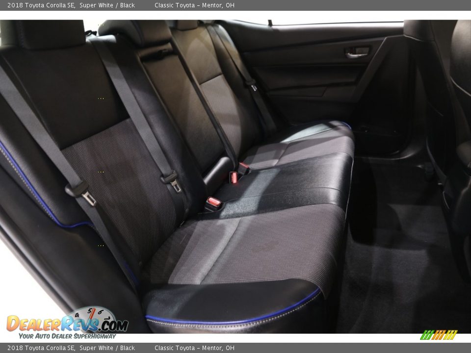 2018 Toyota Corolla SE Super White / Black Photo #16