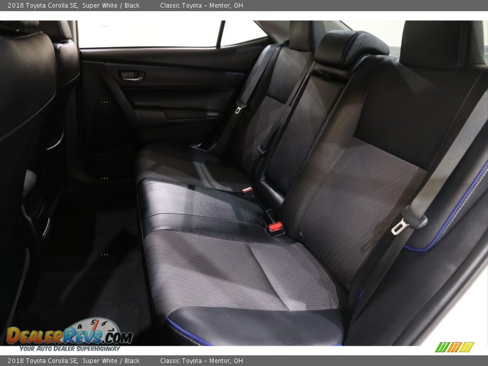 2018 Toyota Corolla SE Super White / Black Photo #17