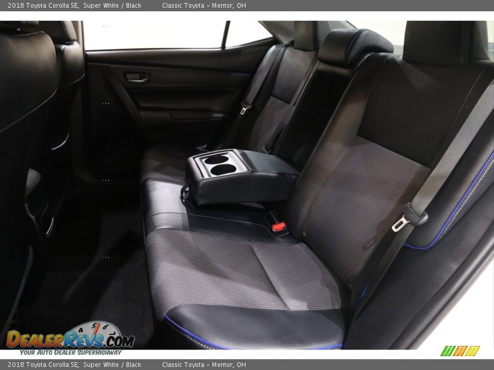 2018 Toyota Corolla SE Super White / Black Photo #18