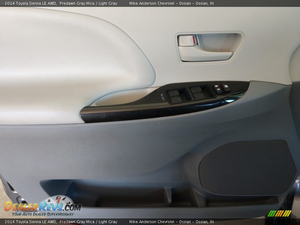 2014 Toyota Sienna LE AWD Predawn Gray Mica / Light Gray Photo #21