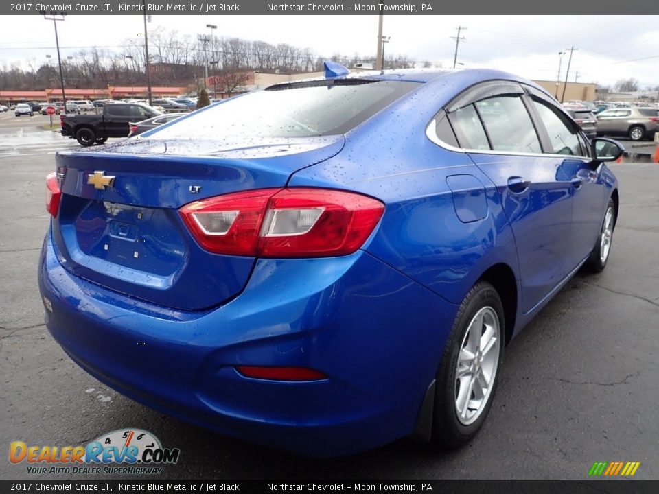 2017 Chevrolet Cruze LT Kinetic Blue Metallic / Jet Black Photo #8