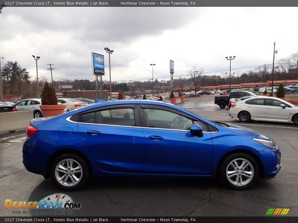 2017 Chevrolet Cruze LT Kinetic Blue Metallic / Jet Black Photo #10