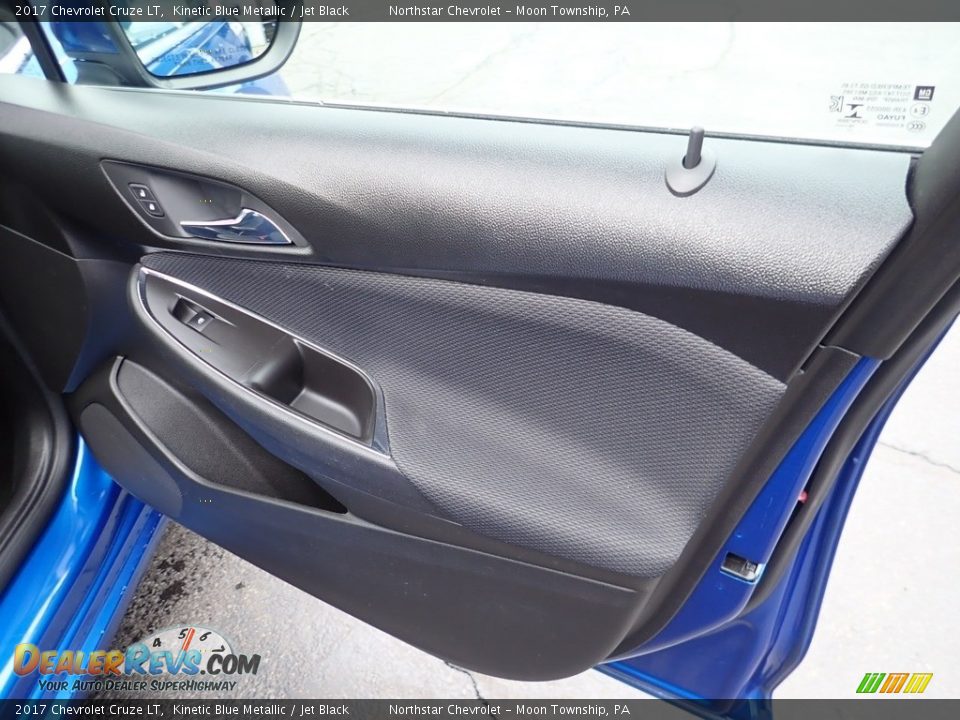 2017 Chevrolet Cruze LT Kinetic Blue Metallic / Jet Black Photo #17