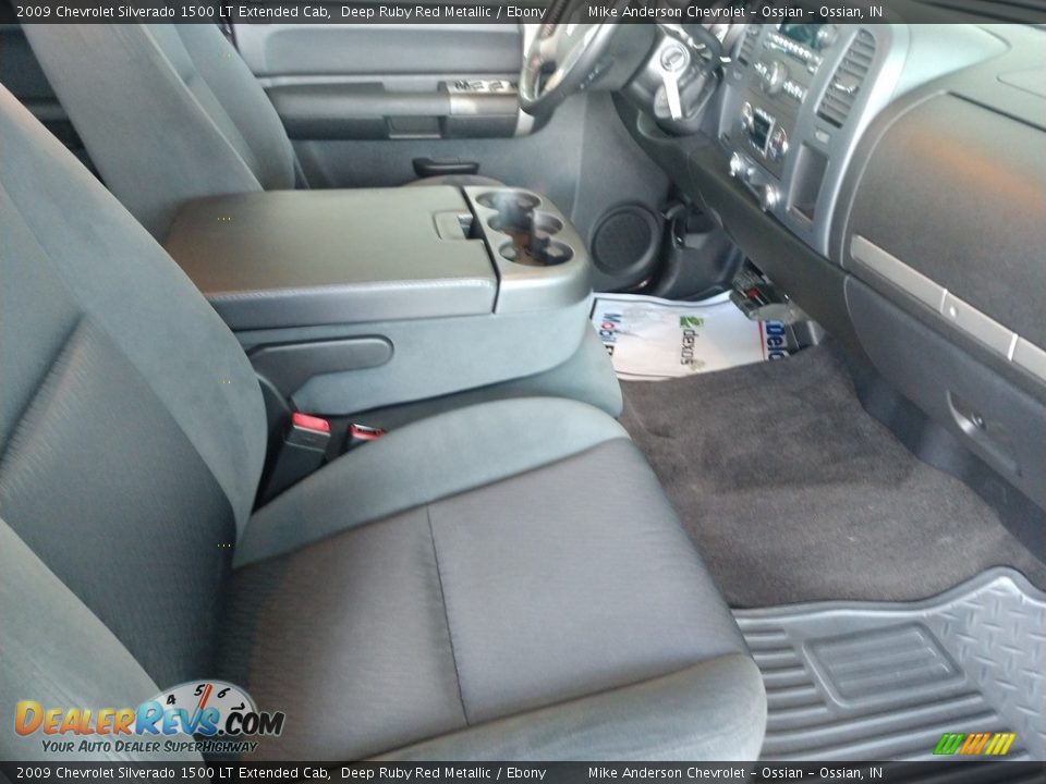 Front Seat of 2009 Chevrolet Silverado 1500 LT Extended Cab Photo #22