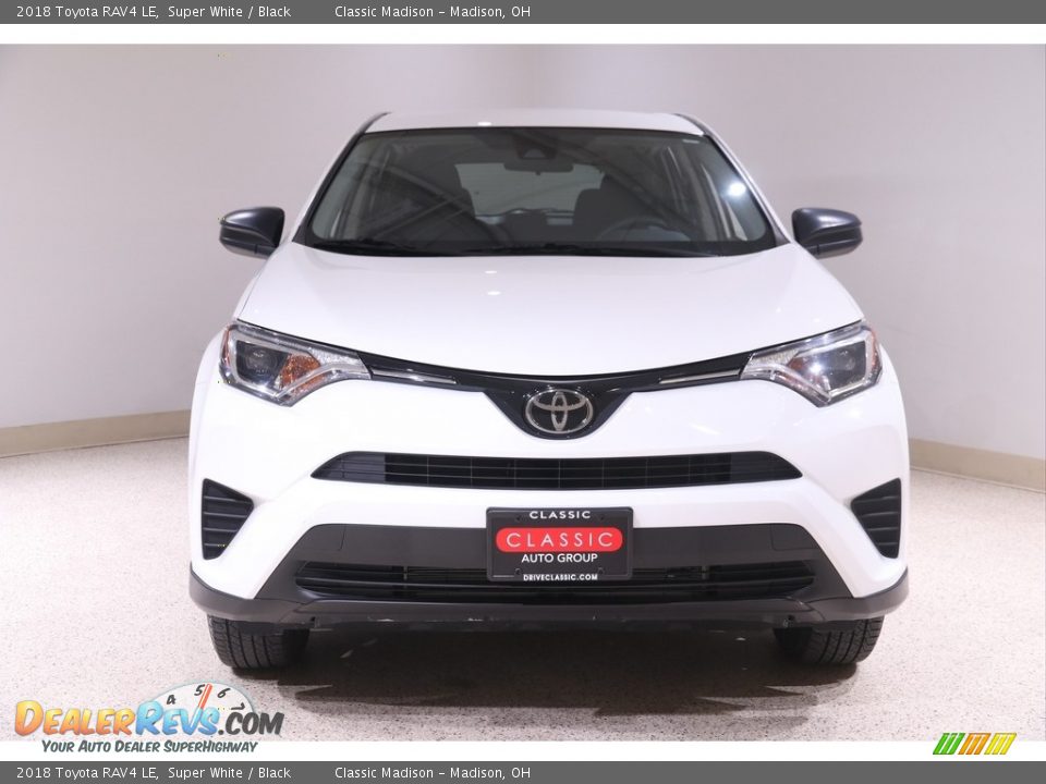 2018 Toyota RAV4 LE Super White / Black Photo #2