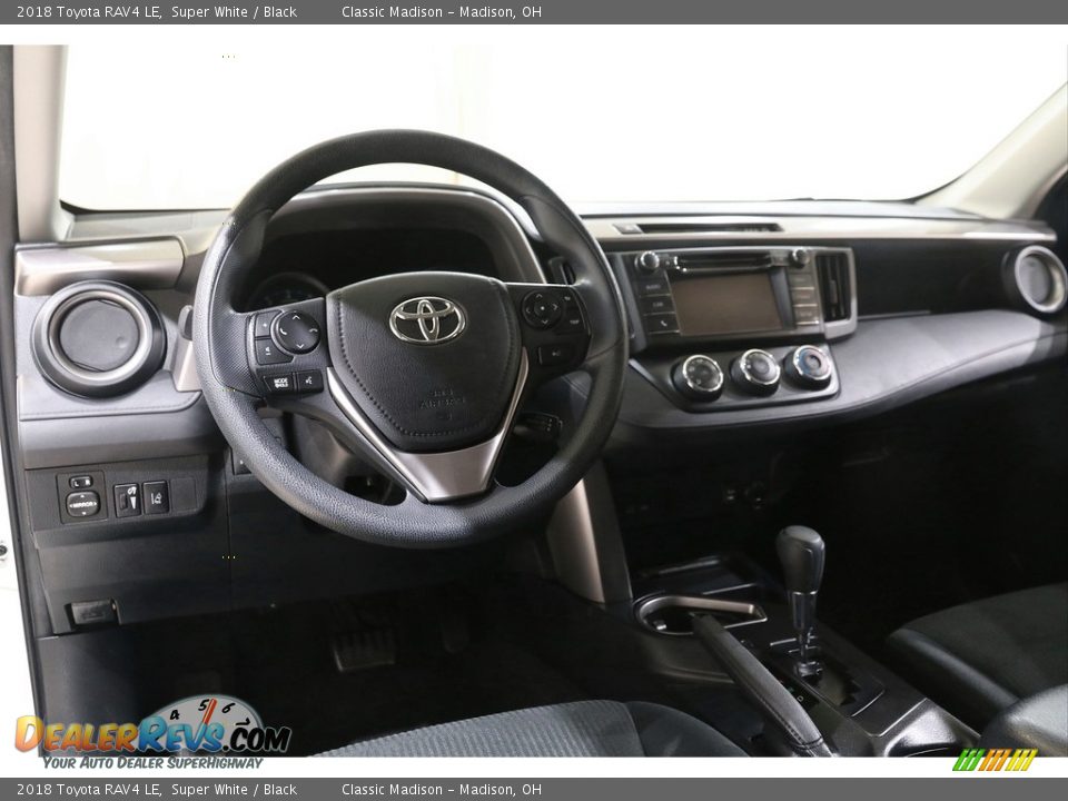 2018 Toyota RAV4 LE Super White / Black Photo #6