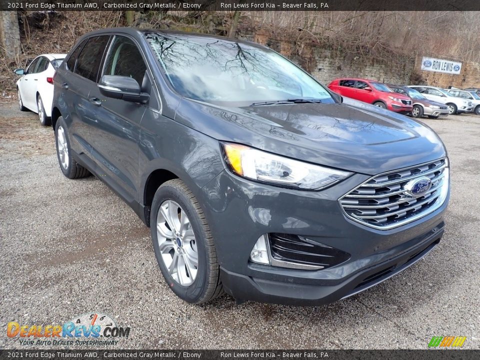 Front 3/4 View of 2021 Ford Edge Titanium AWD Photo #3