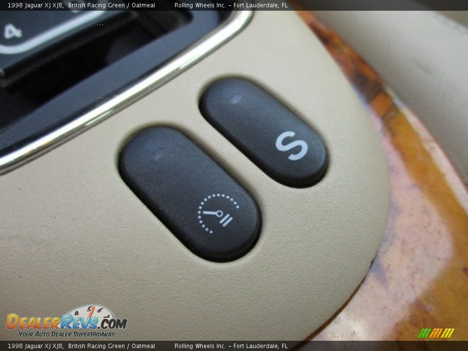 1998 Jaguar XJ XJ8 British Racing Green / Oatmeal Photo #25
