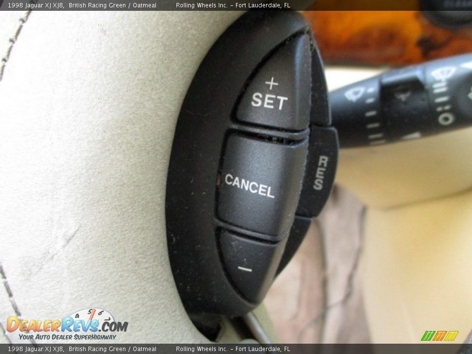 1998 Jaguar XJ XJ8 British Racing Green / Oatmeal Photo #28