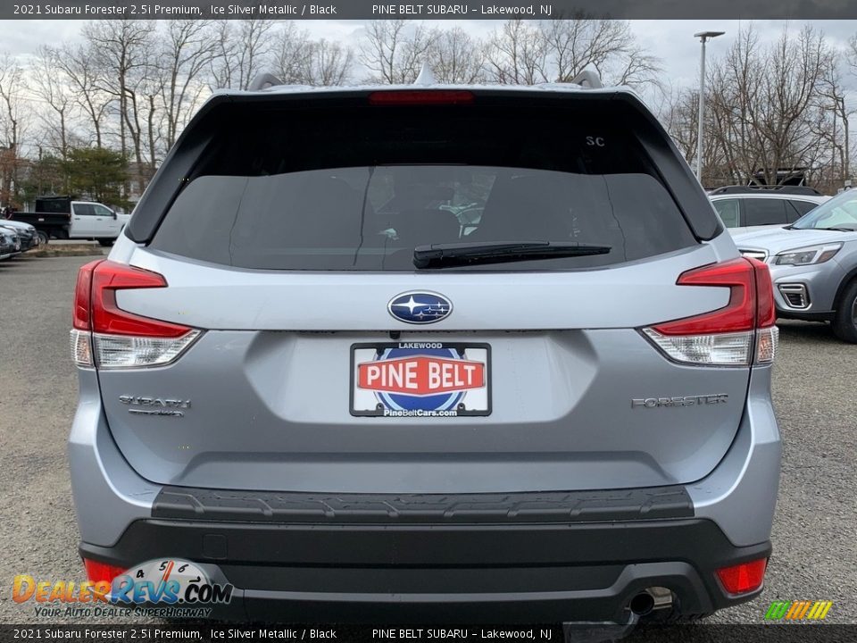 2021 Subaru Forester 2.5i Premium Ice Silver Metallic / Black Photo #7