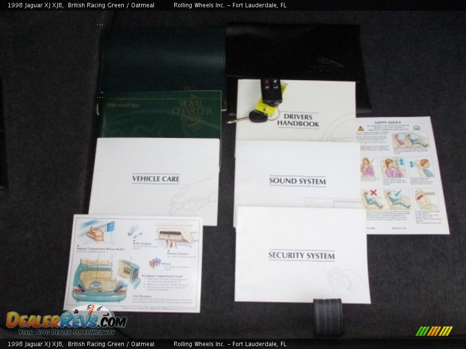 1998 Jaguar XJ XJ8 British Racing Green / Oatmeal Photo #32