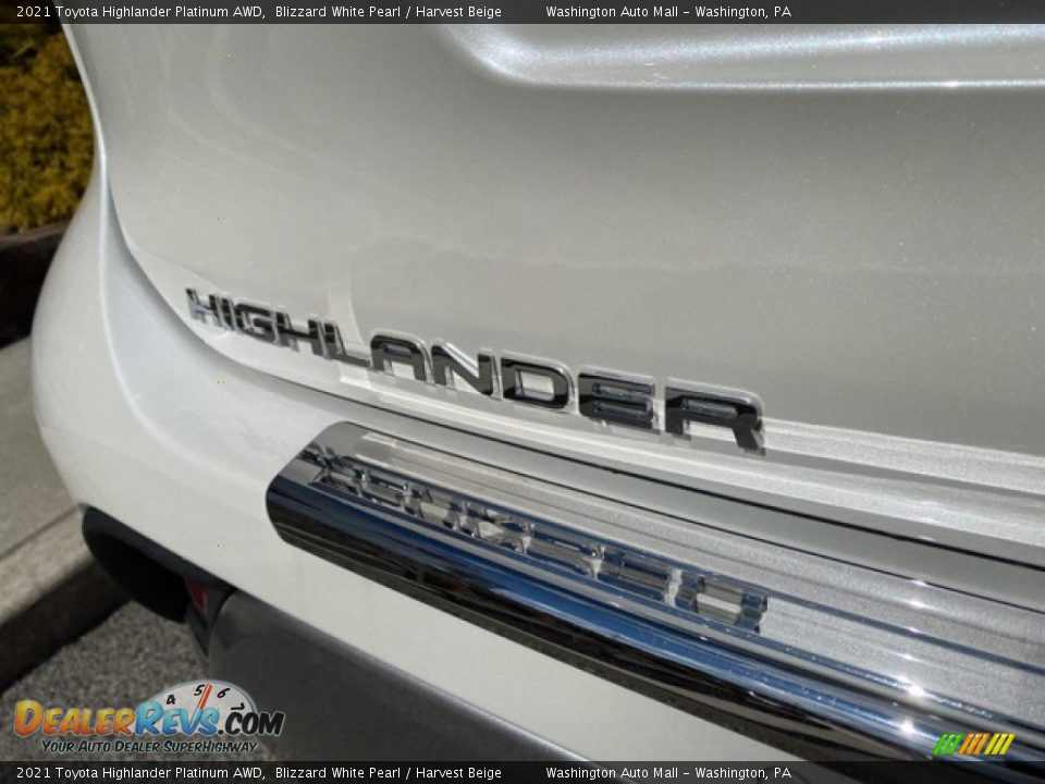 2021 Toyota Highlander Platinum AWD Blizzard White Pearl / Harvest Beige Photo #28