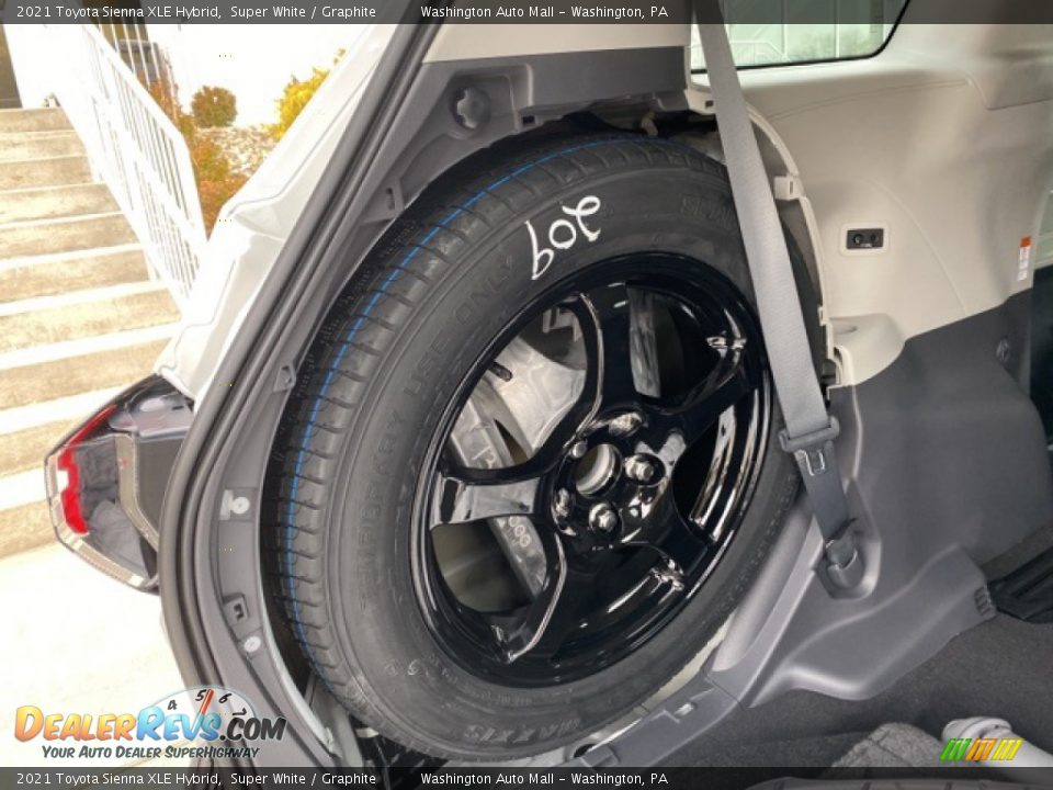 2021 Toyota Sienna XLE Hybrid Super White / Graphite Photo #17