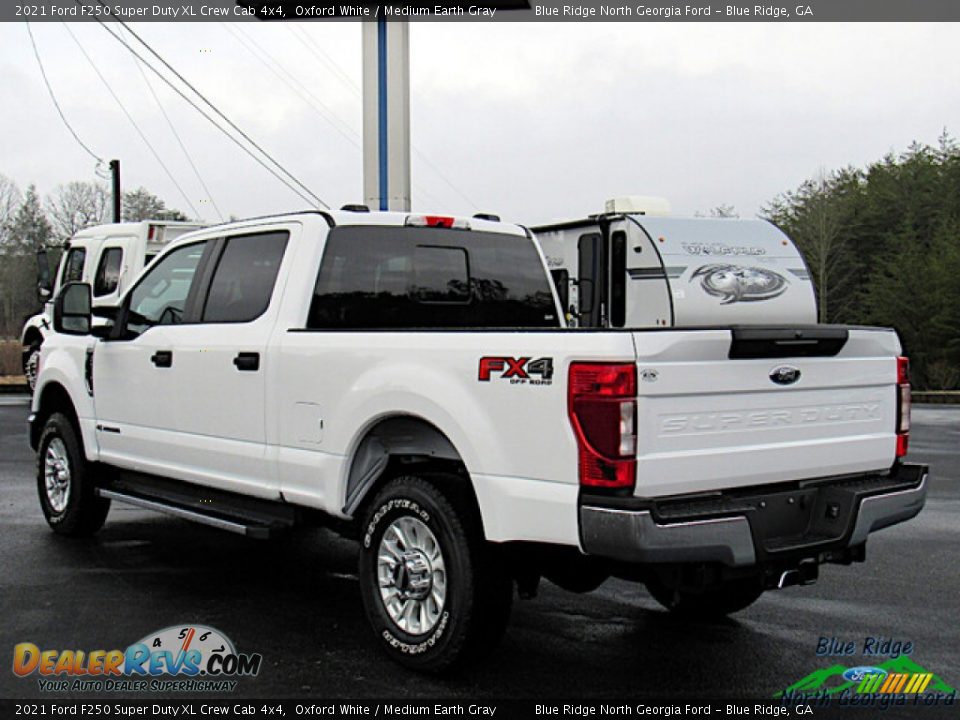 2021 Ford F250 Super Duty XL Crew Cab 4x4 Oxford White / Medium Earth Gray Photo #3