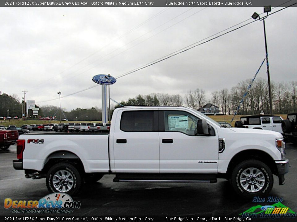 2021 Ford F250 Super Duty XL Crew Cab 4x4 Oxford White / Medium Earth Gray Photo #6