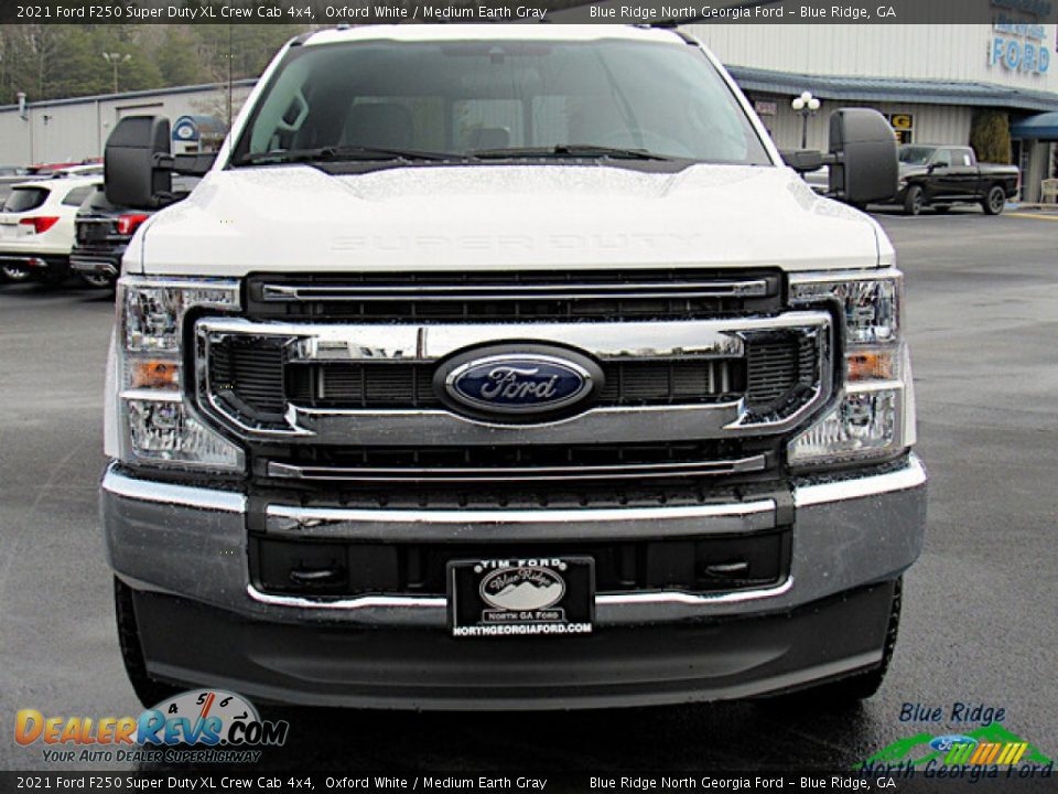 2021 Ford F250 Super Duty XL Crew Cab 4x4 Oxford White / Medium Earth Gray Photo #8