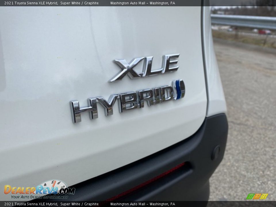 2021 Toyota Sienna XLE Hybrid Super White / Graphite Photo #27