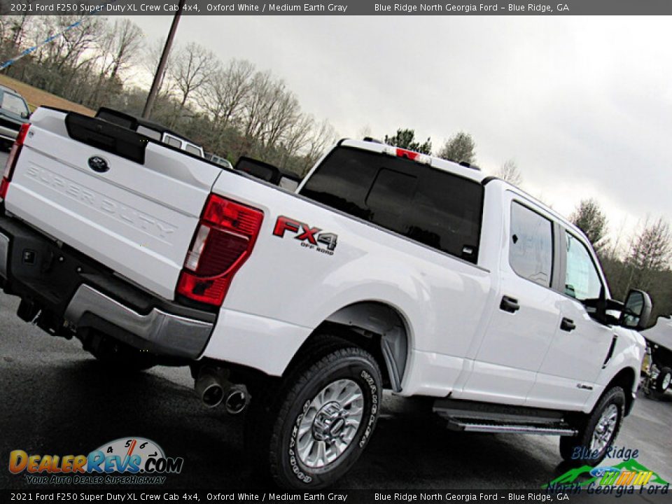 2021 Ford F250 Super Duty XL Crew Cab 4x4 Oxford White / Medium Earth Gray Photo #27