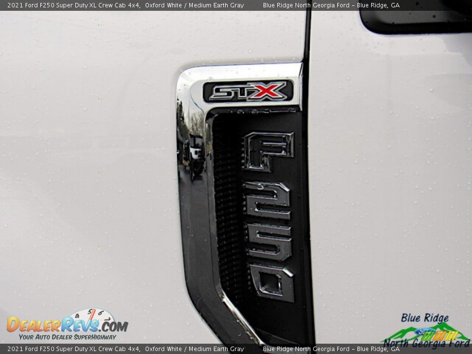 2021 Ford F250 Super Duty XL Crew Cab 4x4 Oxford White / Medium Earth Gray Photo #29