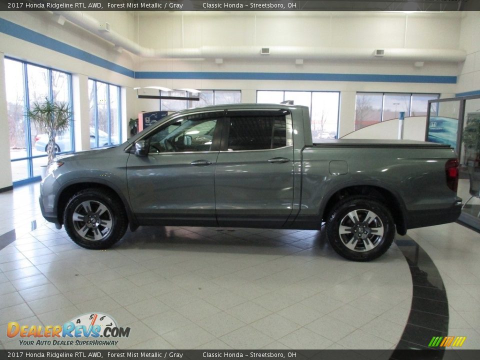 2017 Honda Ridgeline RTL AWD Forest Mist Metallic / Gray Photo #10