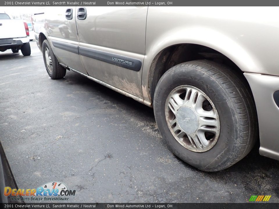 2001 Chevrolet Venture LS Sandrift Metallic / Neutral Photo #3